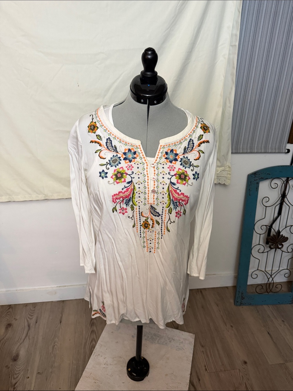 J. Jill White Tunic with Multicolor Floral Embroidery